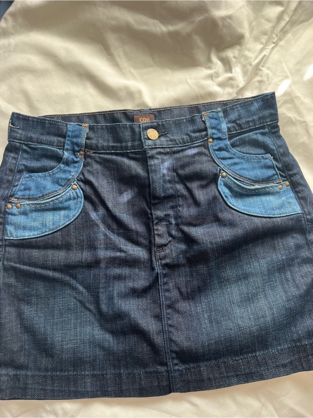 Citizens Of Humanity Two-Tone Indigo Denim Mini Skirt with Light Blue Pockets